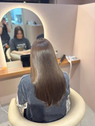カラー ROCCOeast AKARIのヘアスタイル