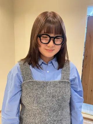 ミディアム カラー 渋谷 留菜のヘアスタイル