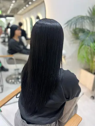 ロング カラー Zina aimiのヘアスタイル