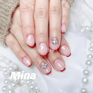 ネイル 🦋 Queenieのネイルデザイン