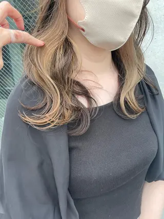 セミロング カラー インナーカラー 推し ブリーチ 髪質改善のヘアスタイル