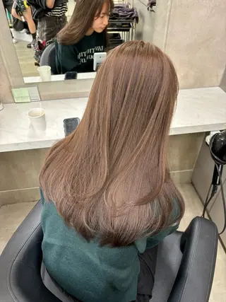 セミロング カラー 抜け感レイヤー︴ ニュアンスカラーのヘアスタイル
