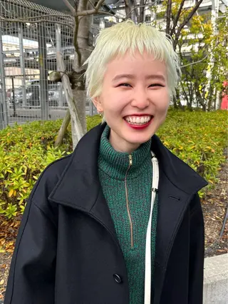 カラー 井上 七海のヘアスタイル