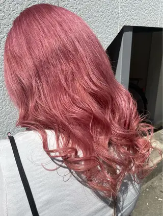 セミロング カラー インナーカラー 推し ブリーチ  髪質改善のヘアスタイル