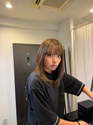 ミディアム レイヤーカット ROKUのヘアスタイル