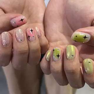 ネイル 🪐富島彩夏 /海外nail🪐のネイルデザイン