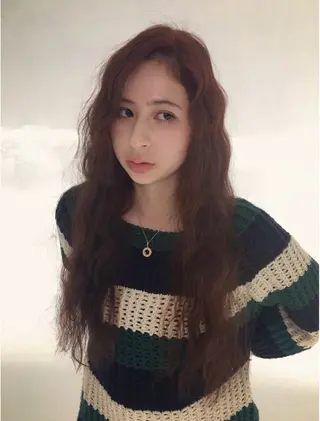 ロング カラー Hanaka🪷 ニュアンス×レイヤーのヘアスタイル