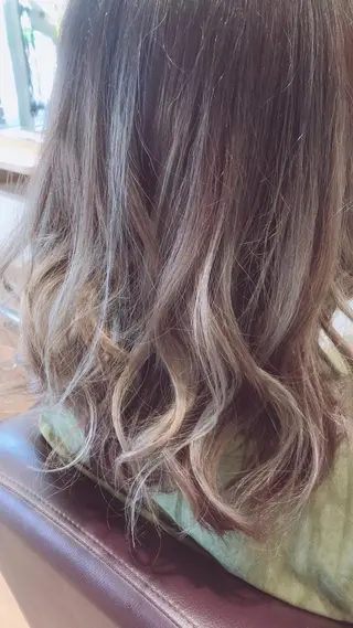 ロング 石丸 智英のヘアスタイル