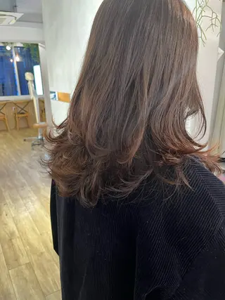 ミディアム カラー nishi fuyumiのヘアスタイル