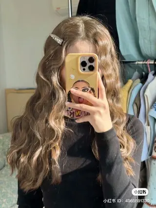 ロング カラー aoi🎀暖色 ベージュのヘアスタイル