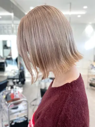 ミディアム カラー ツヤ髪ミルクティー ベージュ🪽/三藤のヘアスタイル