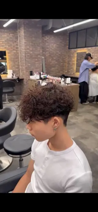 ショート カラー パーマ ヘアアレンジ メンズ キッズ 波巻き/シャドウ/ 特化 福田朝輝のヘアスタイル