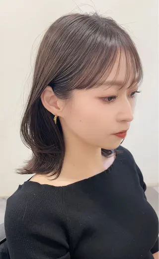 ミディアム カラー コテ巻き風パーマ 縮毛矯正が得意のヘアスタイル