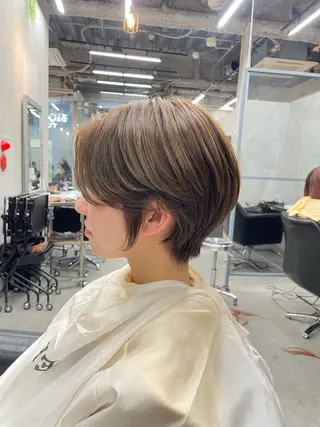ショート カラー 顔まわり× レイヤー/MIUのヘアスタイル