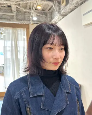 ミディアム カラー TRENCH 相澤 果歩のヘアスタイル