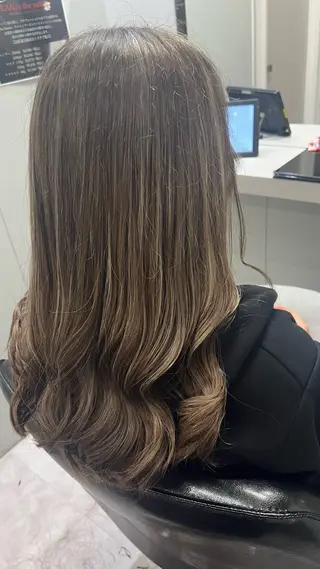 ロング カラー 🎀shell吉祥寺 ナオ🧸のヘアスタイル