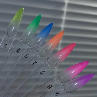 ネイル NAOKO 🫨のネイルデザイン