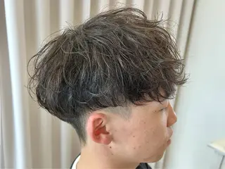 ショート センターパート 韓国ヘア・綾也のヘアスタイル