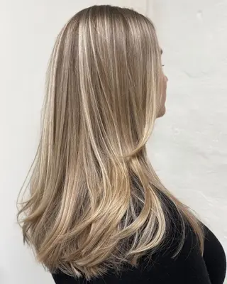 カラー 今岸 寛子のヘアスタイル