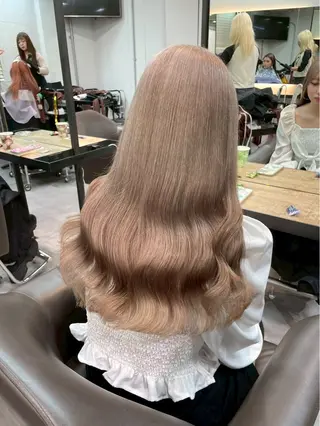 ロング カラー ハイトーンカラー💞 くるみ🎀のヘアスタイル