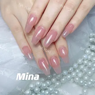 ネイル 🦋 Queenieのネイルデザイン