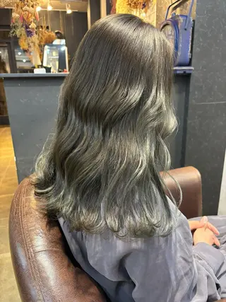 ロング カラー 【aini天王寺】 𝐚𝐢𝐫𝐢✂︎のヘアスタイル