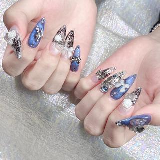 ネイル Queens テイのネイルデザイン