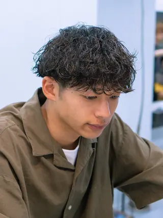 ショート パーマ メンズ スパイキーショート パーマ　具志堅　太志のヘアスタイル