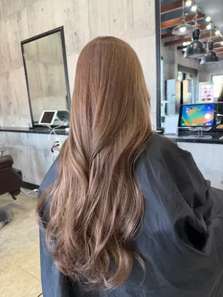 カラー che'rie MIKUのヘアスタイル