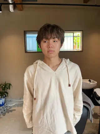 カラー 溝曽路 優衣のヘアスタイル