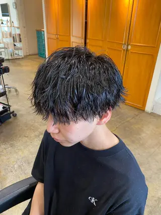 ショート パーマ メンズ レイヤーボブ/ 艶カラー/サナ🌼のヘアスタイル