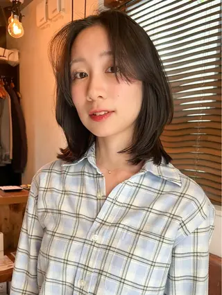 ミディアム カラー REN/レイヤー✂️ ブリーチなしカラー✨のヘアスタイル