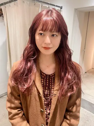 ロング サトウ ナナのヘアスタイル
