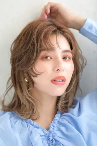 ミディアム attra アトラのヘアスタイル