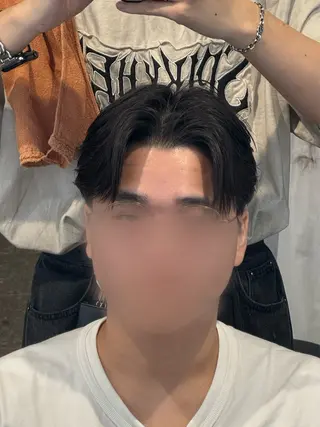 メンズ 赤み消し／アッシュ系 ／ダウンパーマ／優斗のヘアスタイル