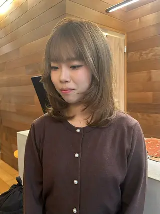 ミディアム 君島 花楓のヘアスタイル