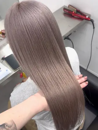 ロング カラー ユウキ/ハイトーン/ ブリーチカラーのヘアスタイル