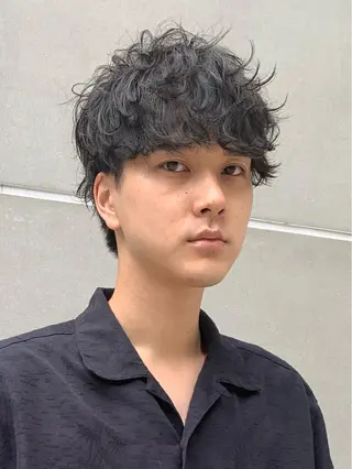 ミディアム パーマ メンズ 三矢 ちなつのヘアスタイル