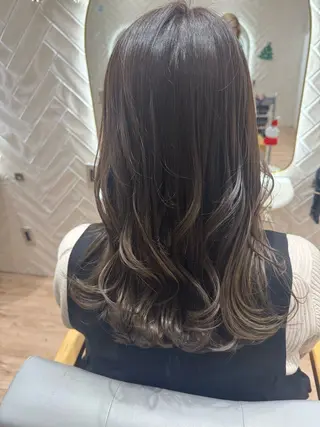 セミロング カラー 河添 麗菜のヘアスタイル