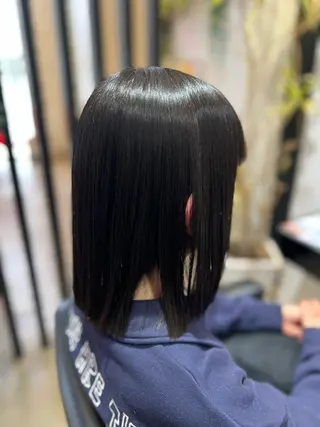ミディアム 山口 詩乃のヘアスタイル