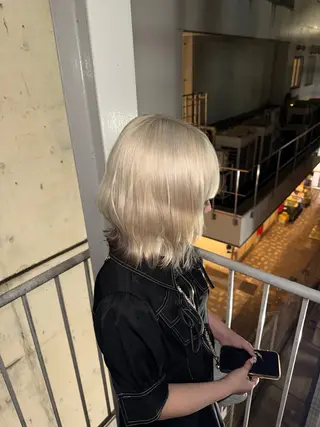ミディアム 🌺名古屋ハイトーン SOLAデザインのヘアスタイル