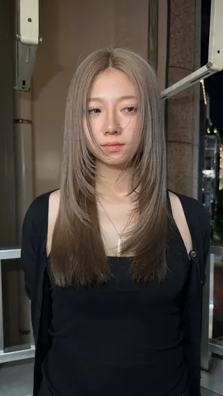 カラー カット無料‼️/ハイ トーン✨️/複雑履歴のヘアスタイル