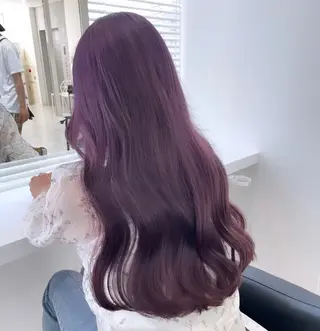 ロング カラー ラベンダー💜 グレージュ🩶のヘアスタイル