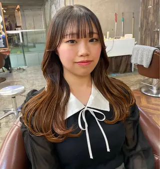ロング ブリーチカラー🎀 LiLi🫧のヘアスタイル