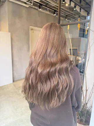 ロング カラー ハイトーン/うる艶 カラー Mioのヘアスタイル