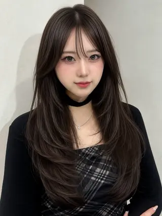 ロング 岡田 聖蘭のヘアスタイル