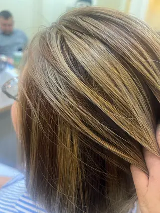 ミディアム カラー 鶴見 和美のヘアスタイル
