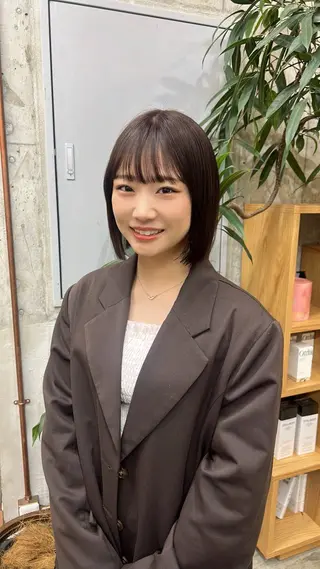 ミディアム カラー 顔周りレイヤー/ ふわあいりのヘアスタイル