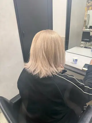 ミディアム カラー ハイトーン/うる艶 カラー Mioのヘアスタイル