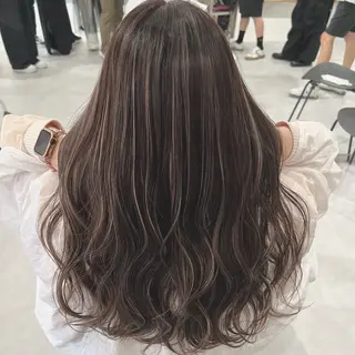 ロング カラー 井上 彩加のヘアスタイル